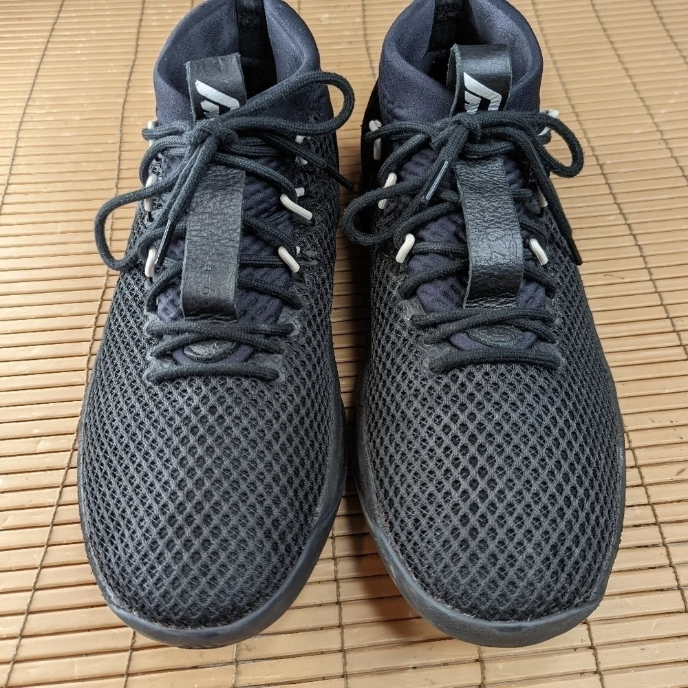 Adidas Mens size 14 Basketball Shoes Black Damian Lillard YKWTII  .